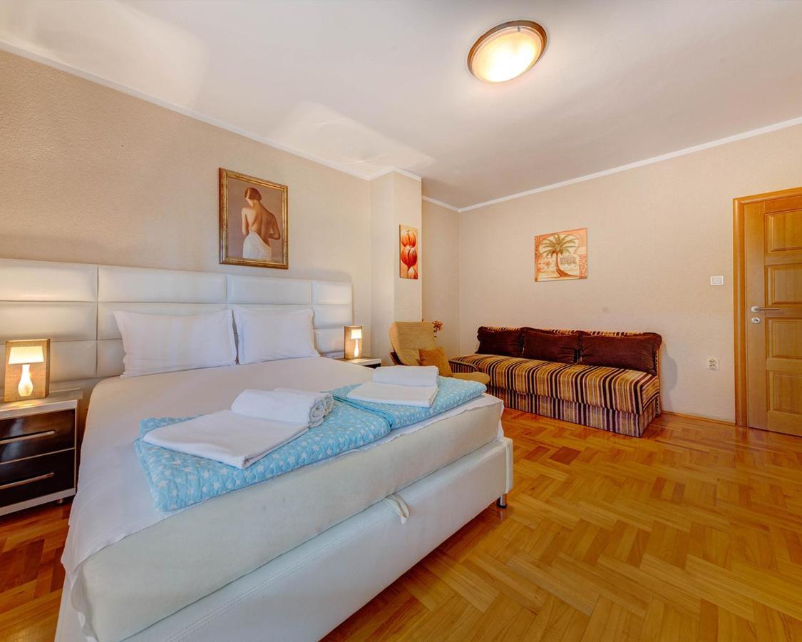 Disney Apartments Budva Exterior foto