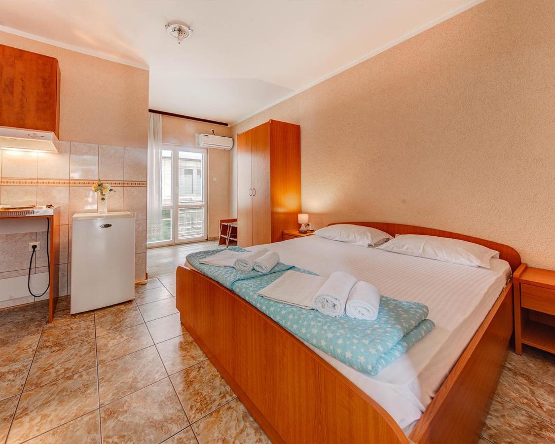 Disney Apartments Budva Exterior foto